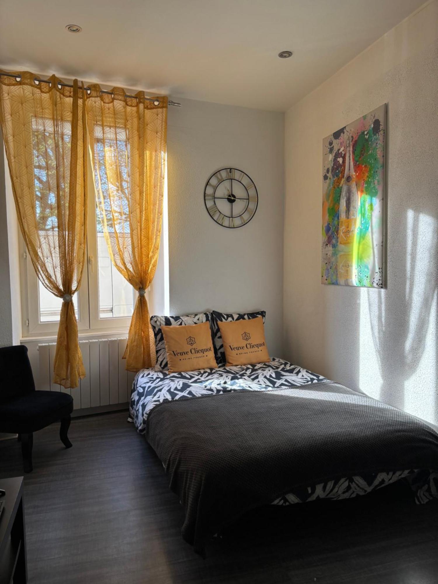 Petille En Champagne - 1 Chambre - Terrasse 埃佩尔奈 外观 照片